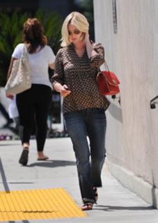 January Jones feet photo thumbnail