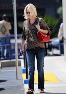 January Jones feet photo thumbnail