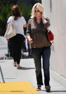 January Jones feet photo thumbnail