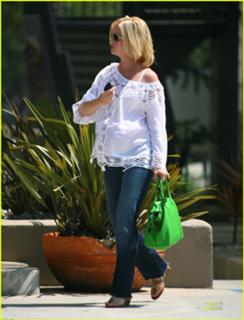 January Jones feet photo thumbnail
