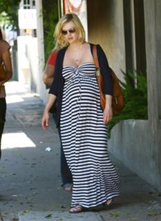January Jones feet photo thumbnail