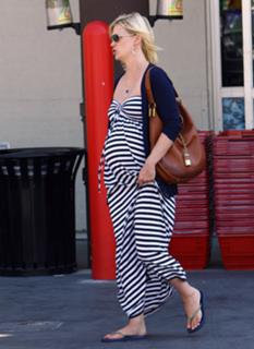 January Jones feet photo thumbnail