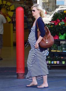 January Jones feet photo thumbnail