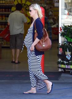 January Jones feet photo thumbnail