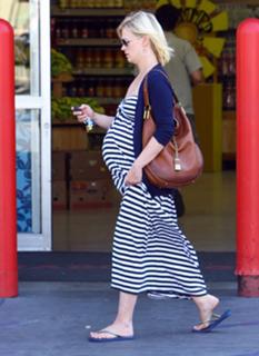 January Jones feet photo thumbnail
