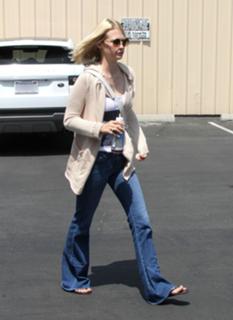 January Jones feet photo thumbnail