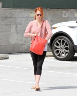 January Jones feet photo thumbnail