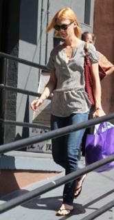 January Jones feet photo thumbnail