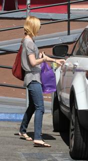 January Jones feet photo thumbnail