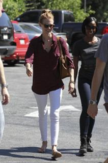 January Jones feet photo thumbnail