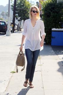 January Jones feet photo thumbnail