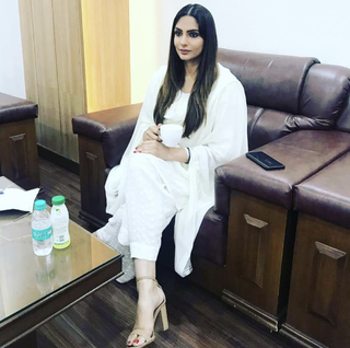 Japji Khaira feet photo 2