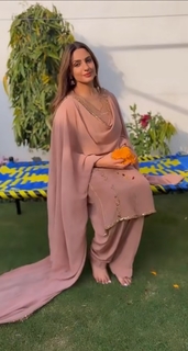 Japji Khaira feet photo 2