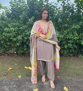 Japji Khaira feet photo 5