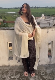 Japji Khaira feet photo 3
