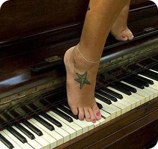 Jaqueline Khury feet photo 7