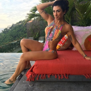 Jaqueline Khury feet photo 3