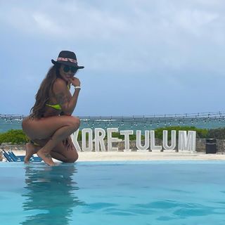 Jaqueline Khury feet photo 5