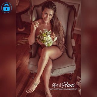 Jaqueline Khury feet photo 1