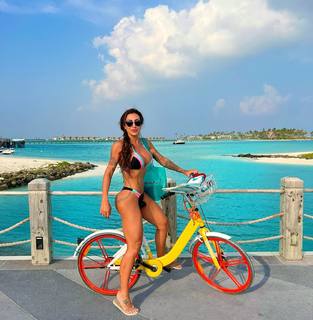 Jaqueline Khury feet photo 9