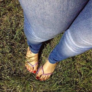 Jaqueline Mello feet photo thumbnail