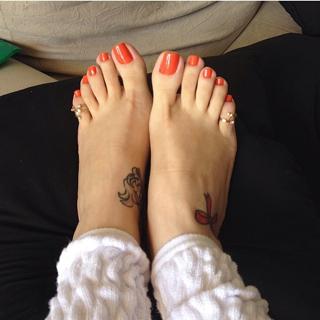 Jaqueline Mello feet photo thumbnail