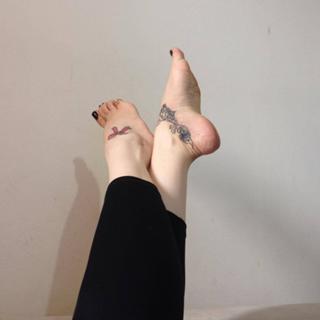 Jaqueline Mello feet photo thumbnail