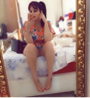 Jaqueline Mello feet photo thumbnail