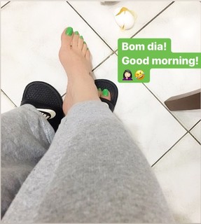 Jaqueline Mello feet photo thumbnail