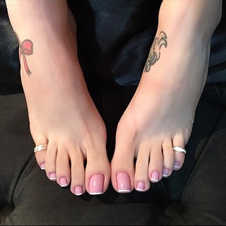 Jaqueline Mello feet photo thumbnail