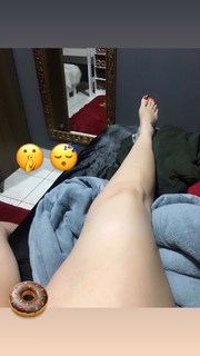 Jaqueline Mello feet photo thumbnail