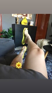 Jaqueline Mello feet photo thumbnail