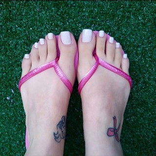 Jaqueline Mello feet photo thumbnail