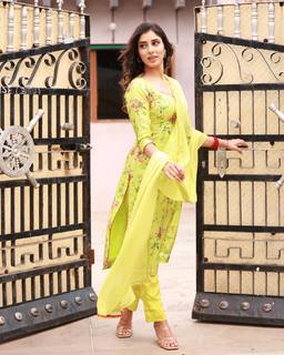 Jasmin Bajwa feet photo 6