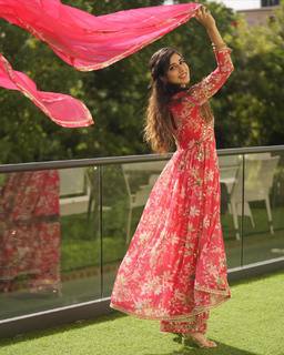 Jasmin Bajwa feet photo 3