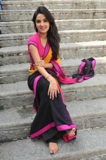 Jasmin Bhasin feet photo 2