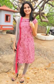 Jasmin Bhasin feet photo 3