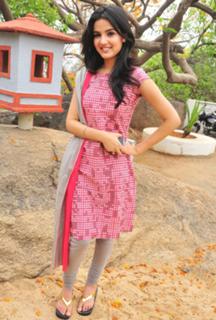 Jasmin Bhasin feet photo 1