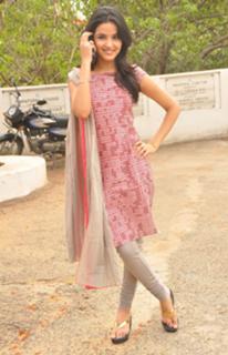 Jasmin Bhasin feet photo 19