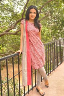 Jasmin Bhasin feet photo 18