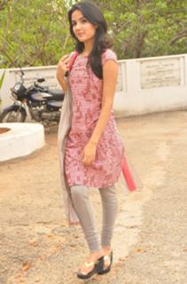 Jasmin Bhasin feet photo 17
