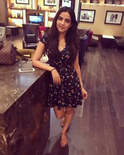 Jasmin Bhasin feet photo 5