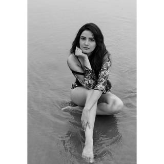 Jasmin Bhasin feet photo 3
