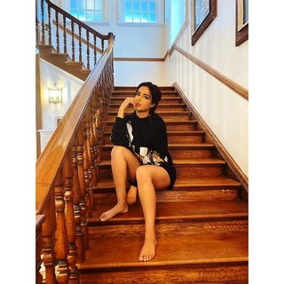 Jasmin Bhasin feet photo 4
