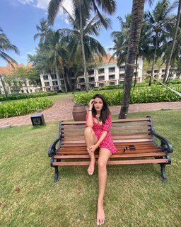 Jasmin Bhasin feet photo 9