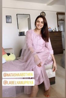 Jasmin Bhasin feet photo 6