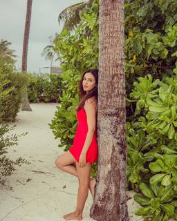 Jasmin Bhasin feet photo 14