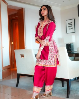 Jasmin Bhasin feet photo 8