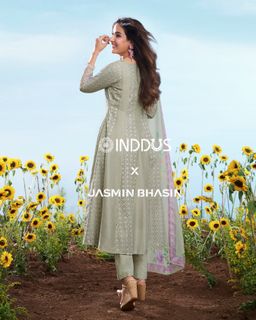 Jasmin Bhasin feet photo 18