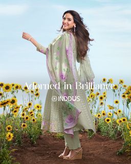 Jasmin Bhasin feet photo 16